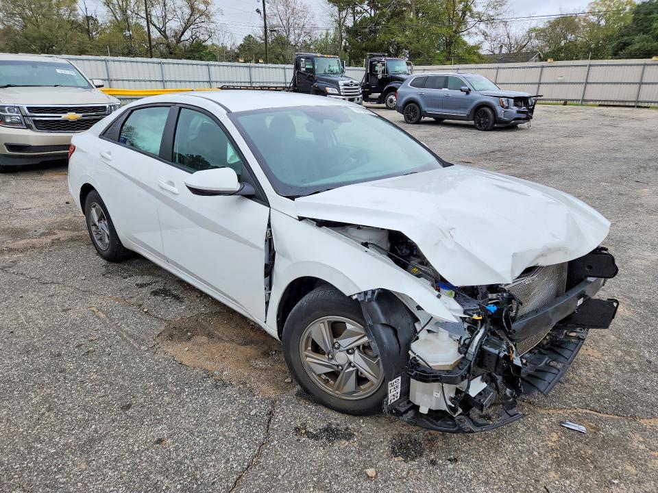 2024 Hyundai Elantra se