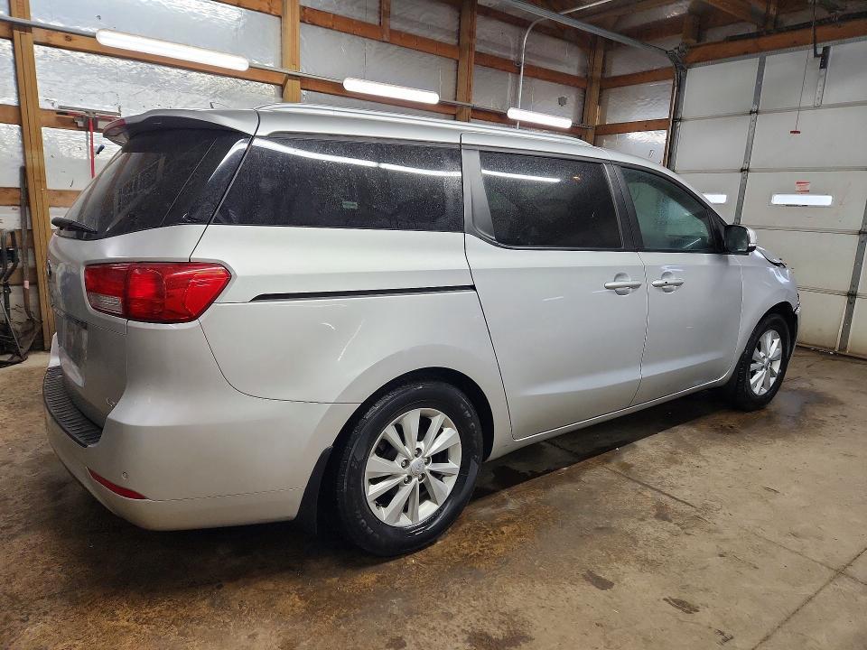 2017 KIA Sedona lx