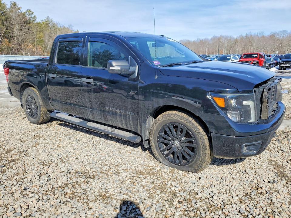 2018 Nissan Titan SV