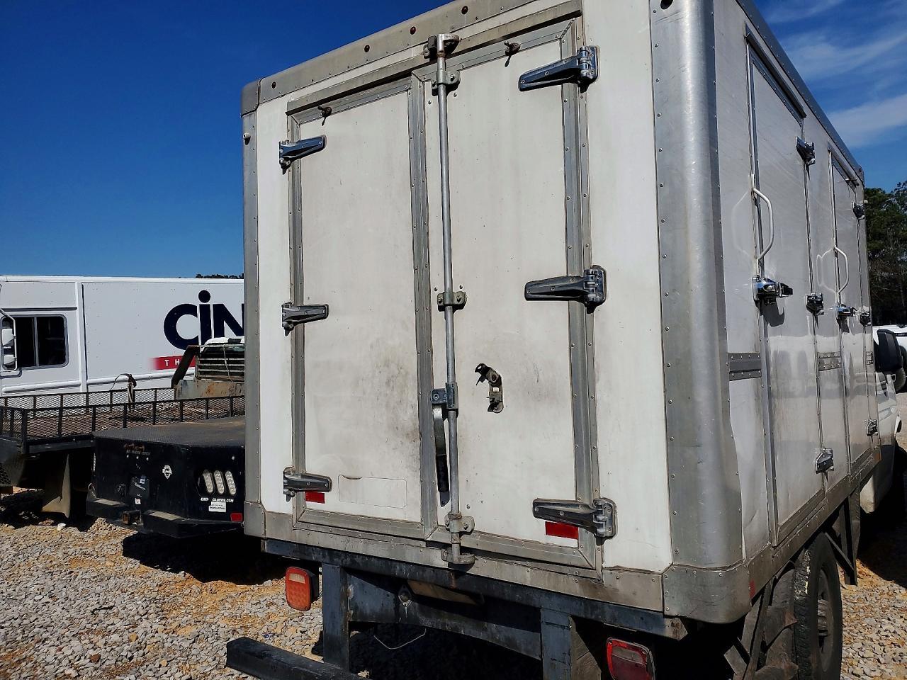 2017 Chevrolet Express Refrigerated BOX Truck
