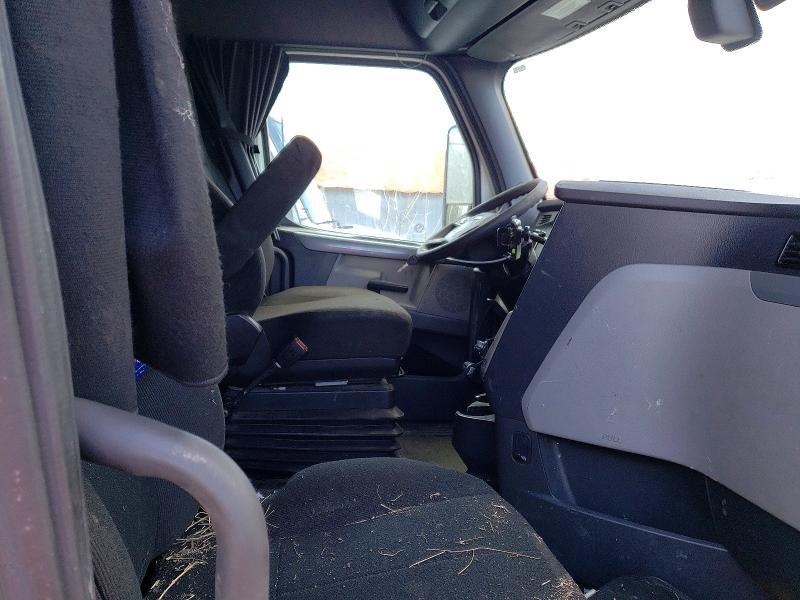 2020 Freigliner 2020 Freightliner Cascadia 126 Semi Truck