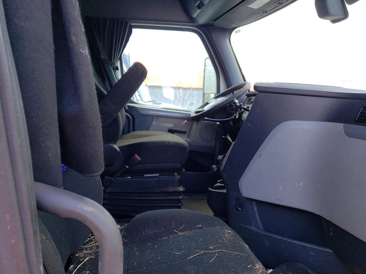 2020 Freigliner 2020 Freightliner Cascadia 126 Semi Truck