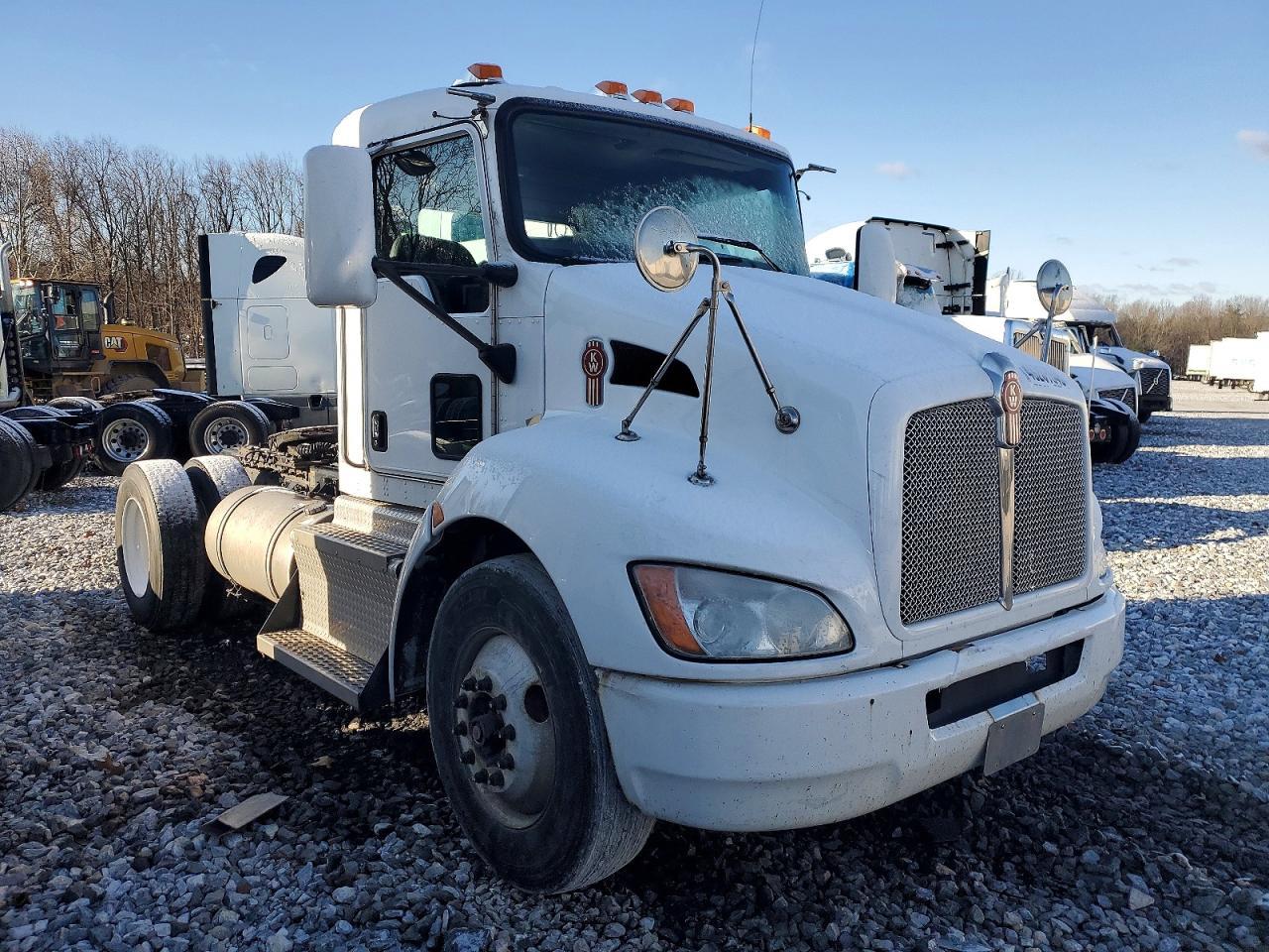 2016 Kenworth T370 Semi Truck