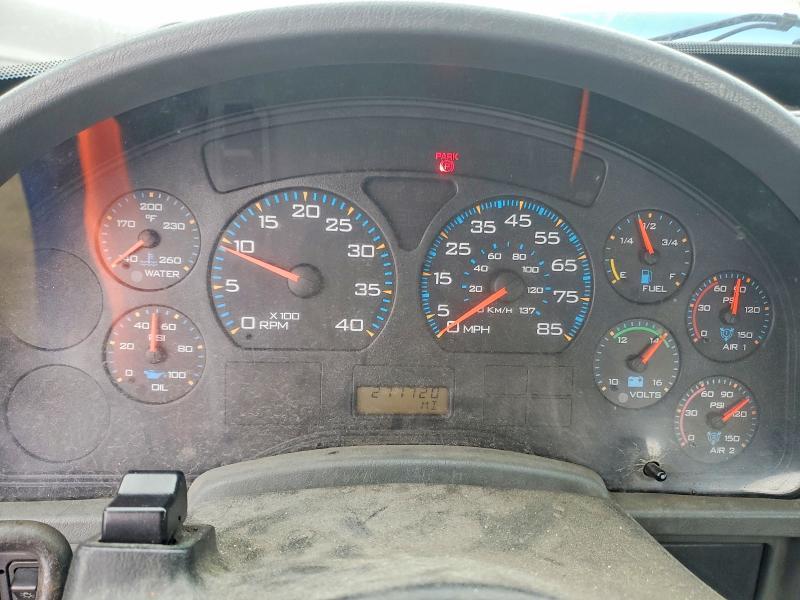 2002 International 4400 Semi Truck
