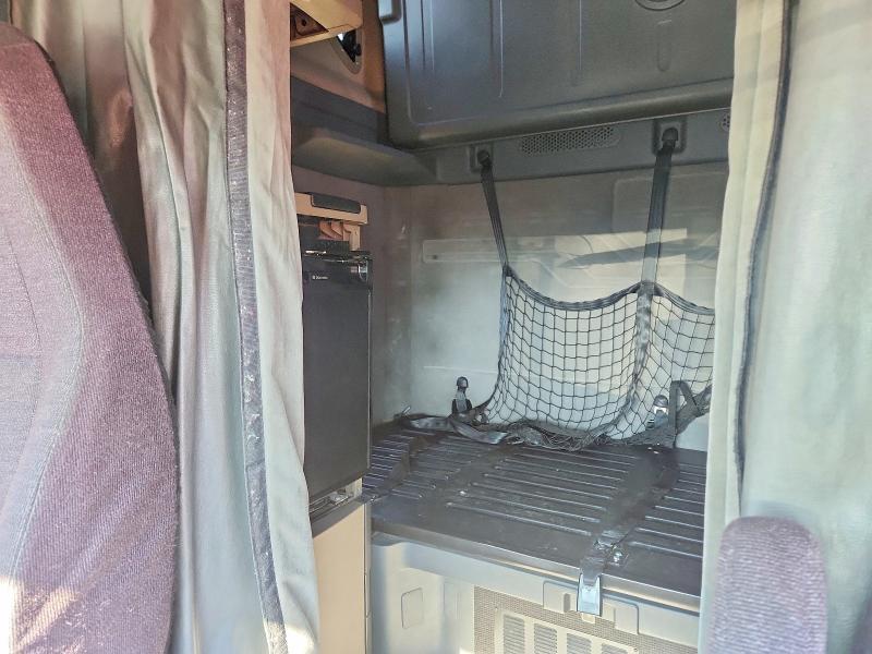 2015 Freightliner Cascadia Semi Truck