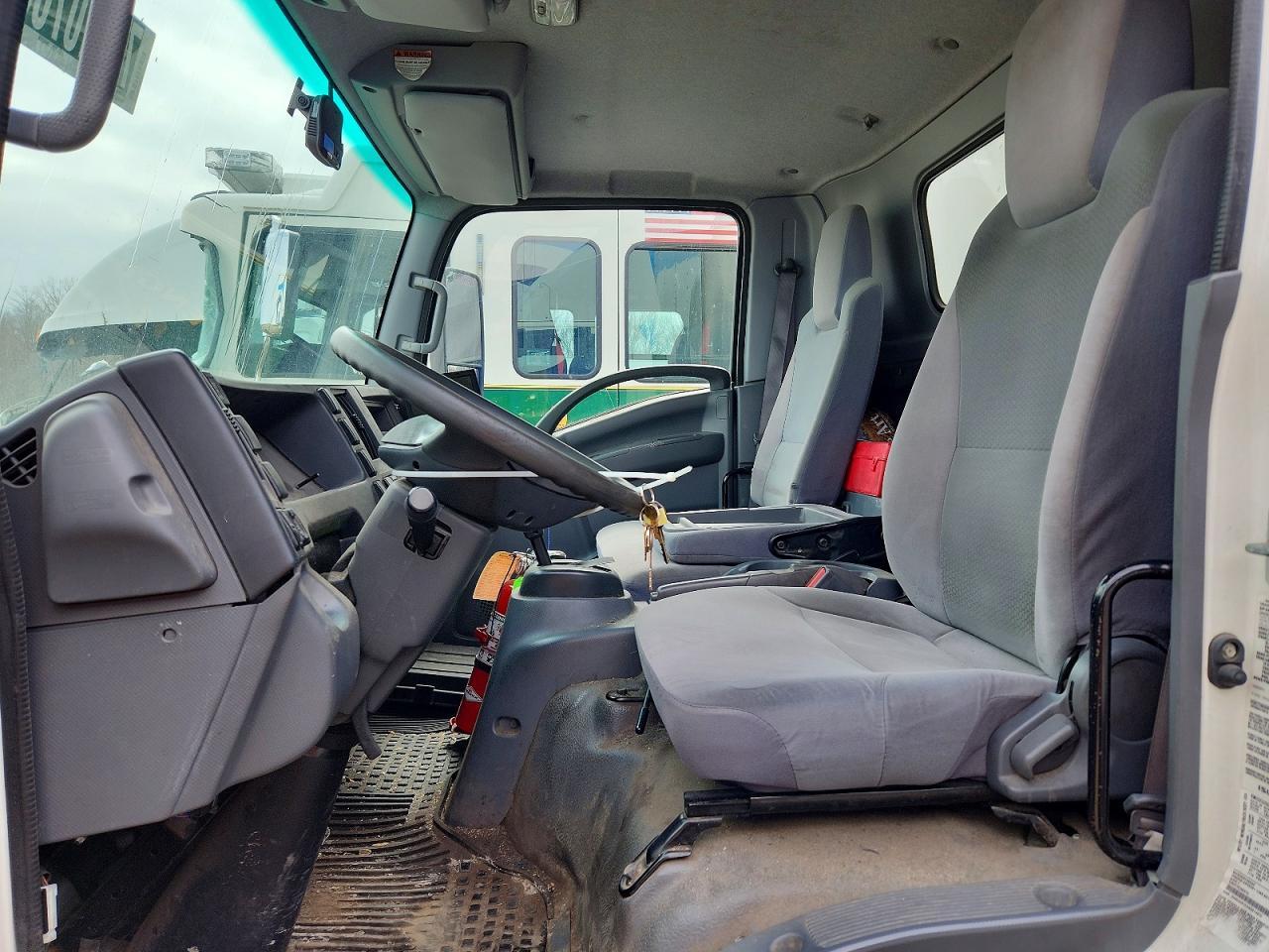 2019 Isuzu NPR HD BOX Truck