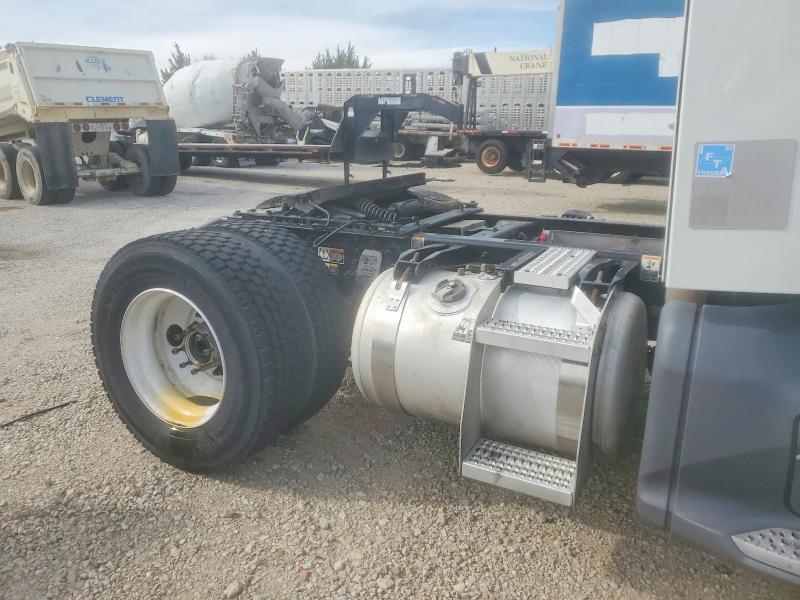 2018 Peterbilt 579 Semi Truck