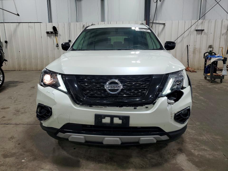 2019 Nissan Pathfinder sv