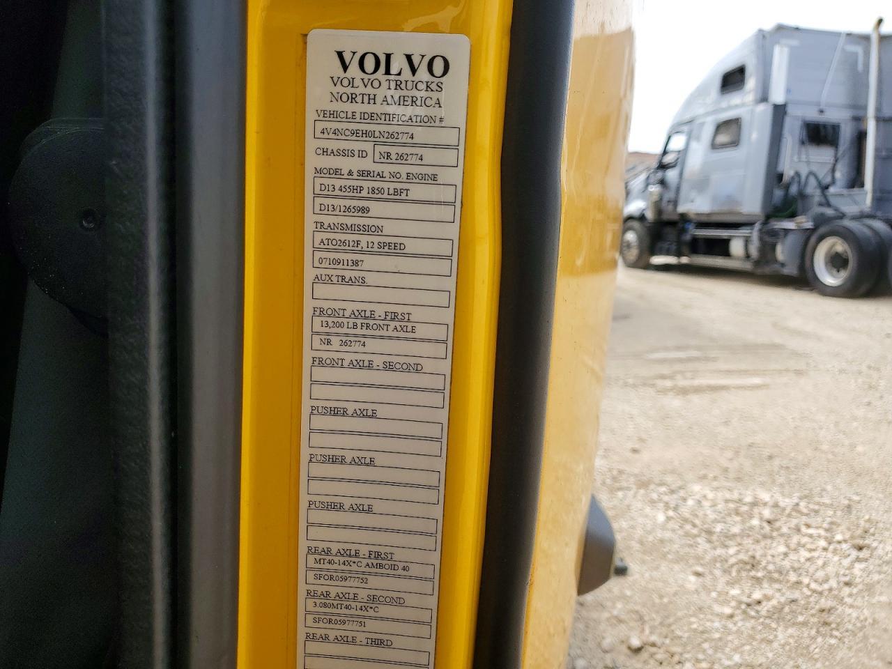 2020 Volv O VNL Semi Truck