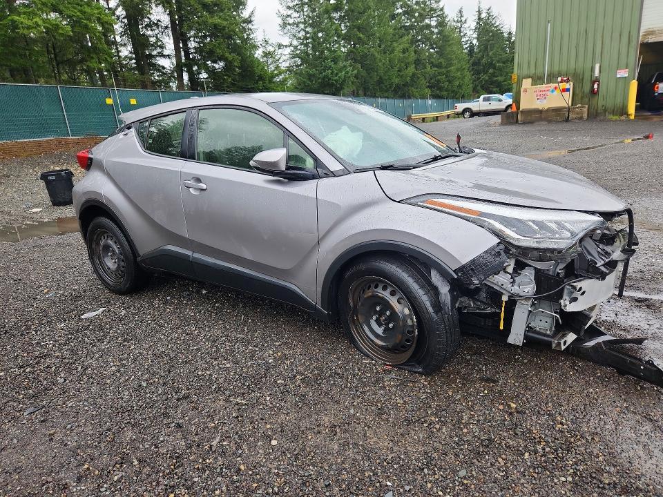 2020 Toyota C-hr le