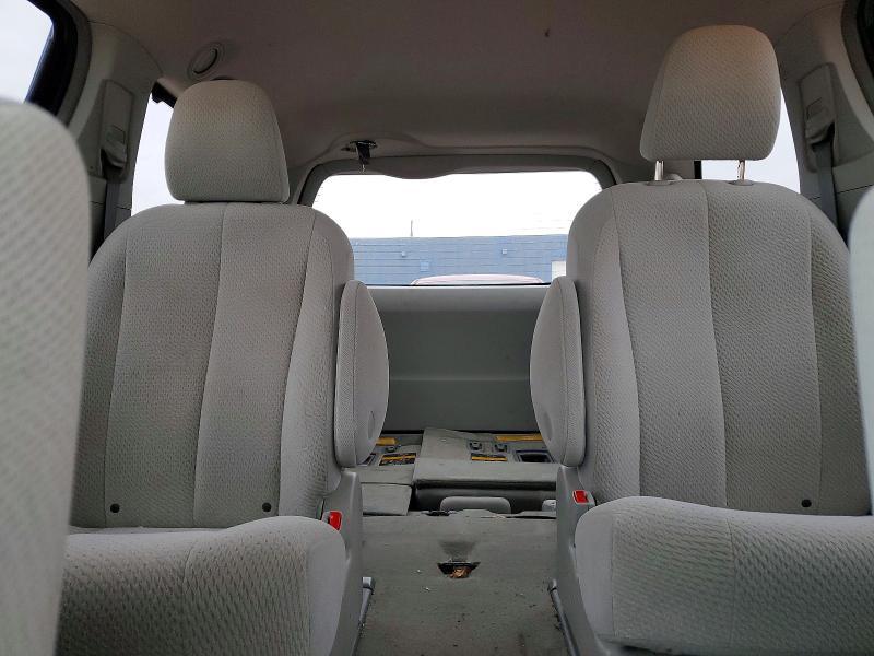 2012 Toyota Sienna le 7-passenger