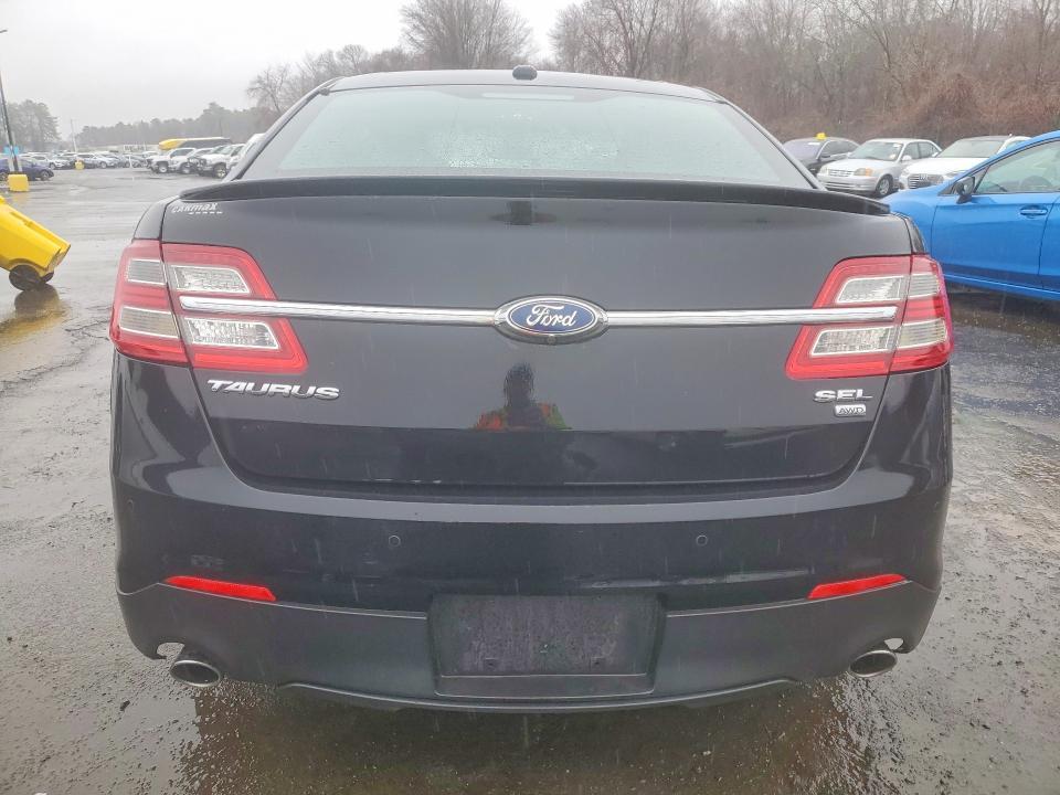 2018 Ford Taurus sel