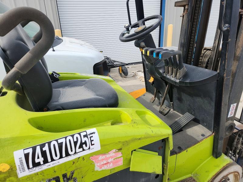 1999 Clark Forklift 1999 Clark ECG20 Forklift