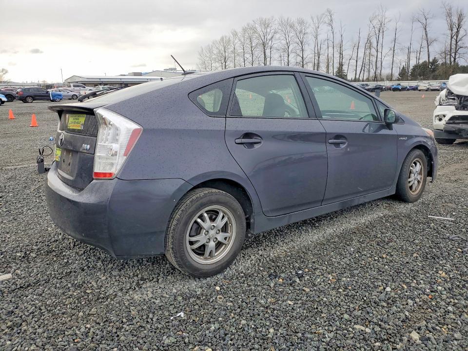 2010 Toyota Prius iii