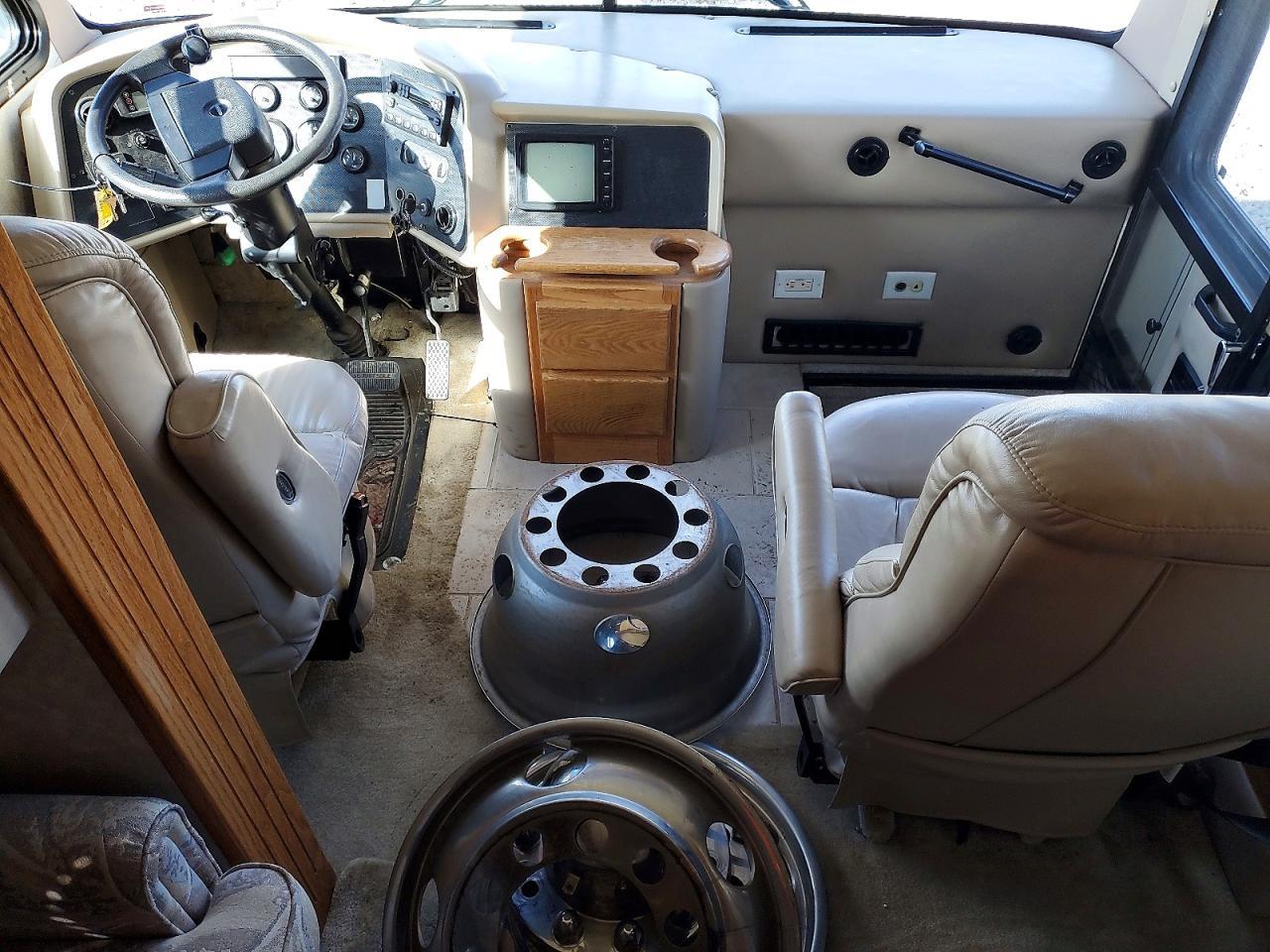2004 Freigliner 2004 Freightliner Chassis XC RV