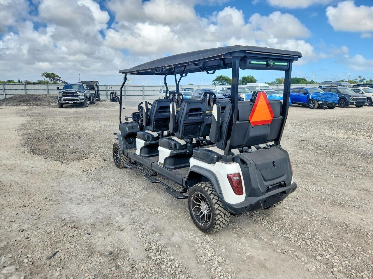 2024 Golf 2024 UAM Golf Cart