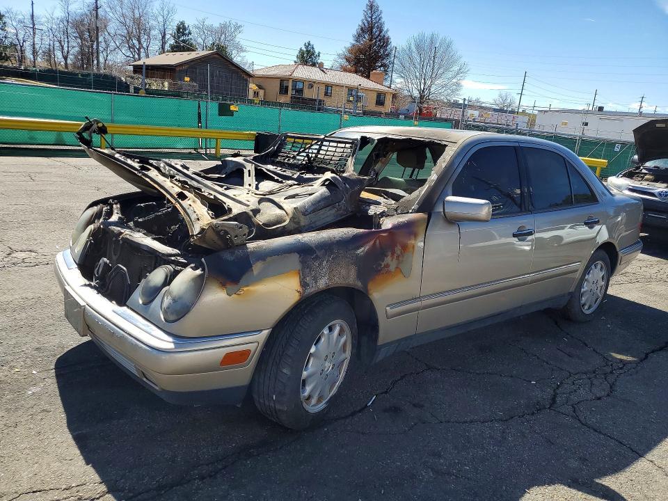 1999 Mercedes-Benz E 320