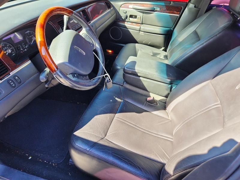 2008 Lincoln Town car Signature Limited