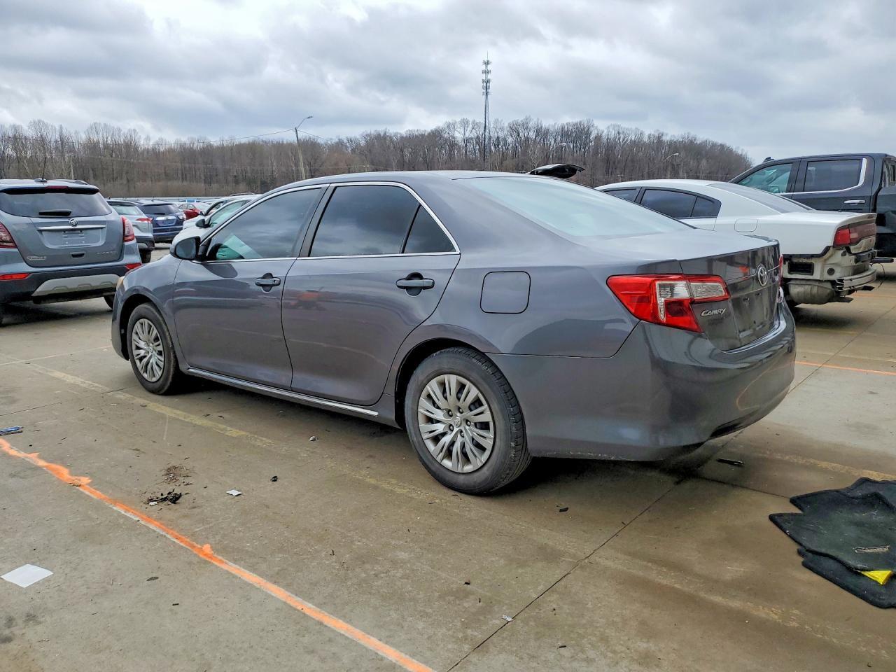2013 Toyota Camry le