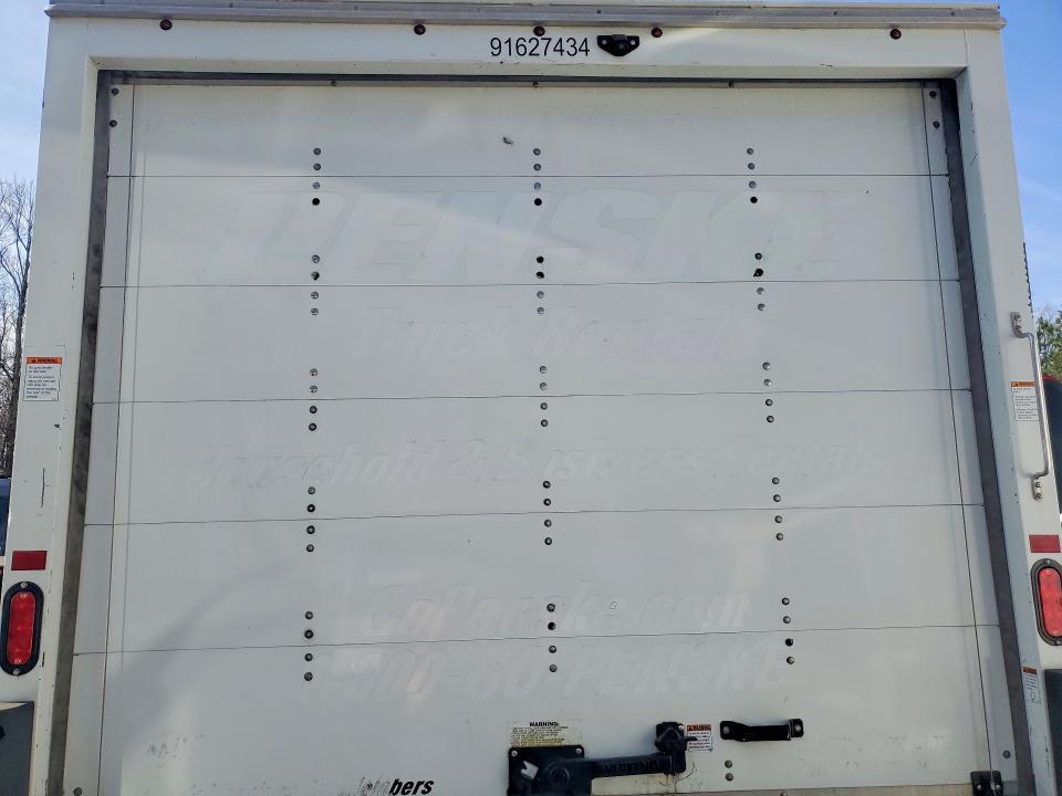2022 GMC Savana box Truck
