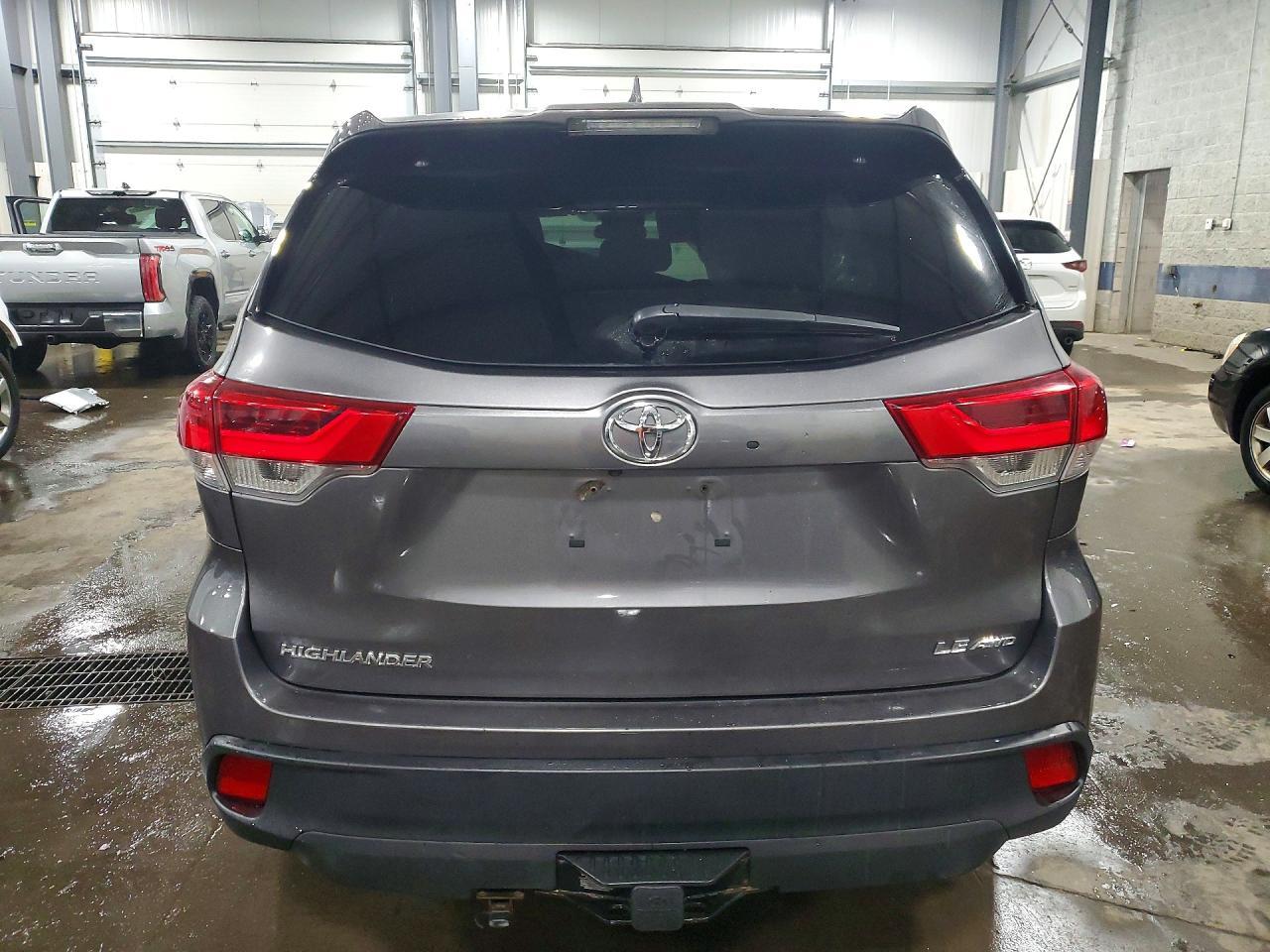 2018 Toyota Highlander le Plus