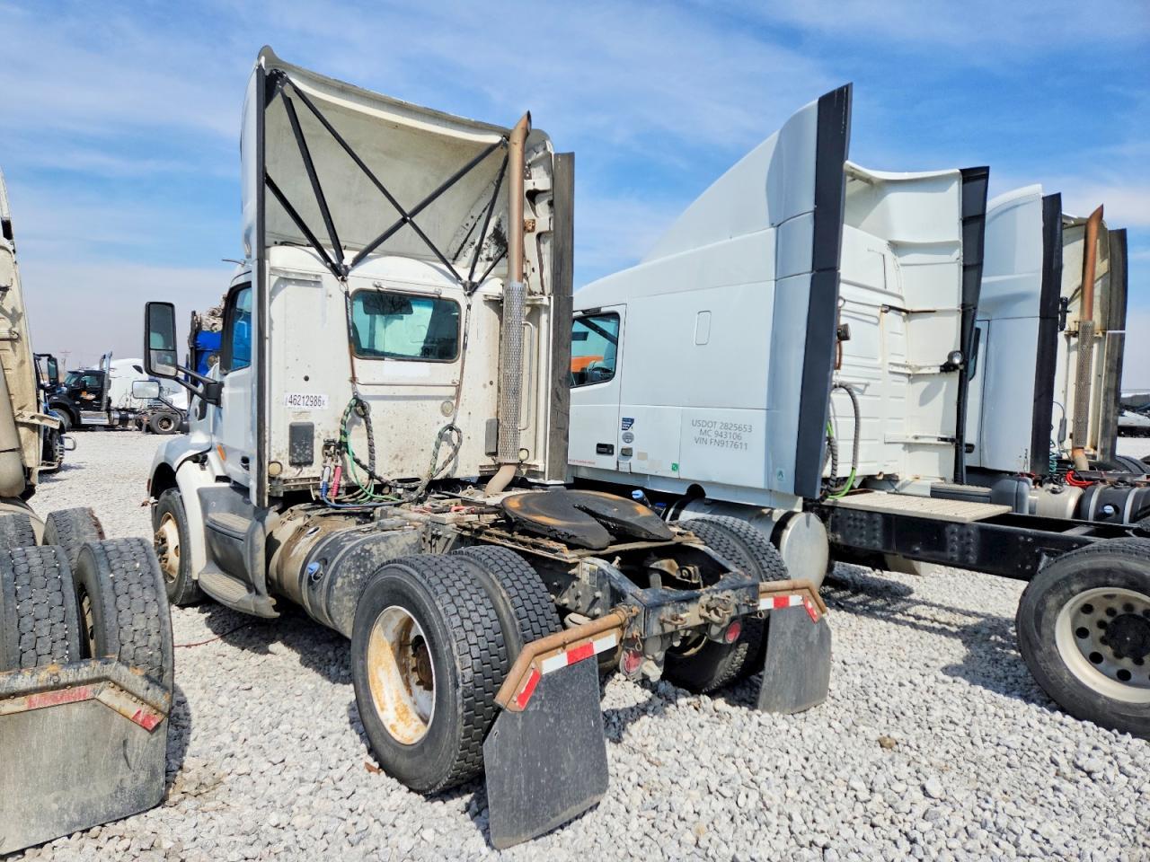 2017 Peterbilt 579 Semi Truck