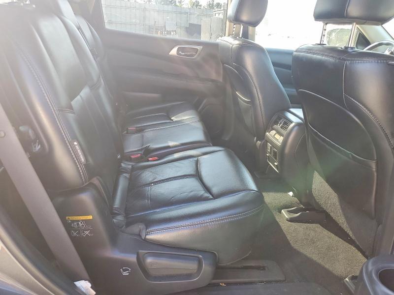 2018 Nissan Pathfinder sl