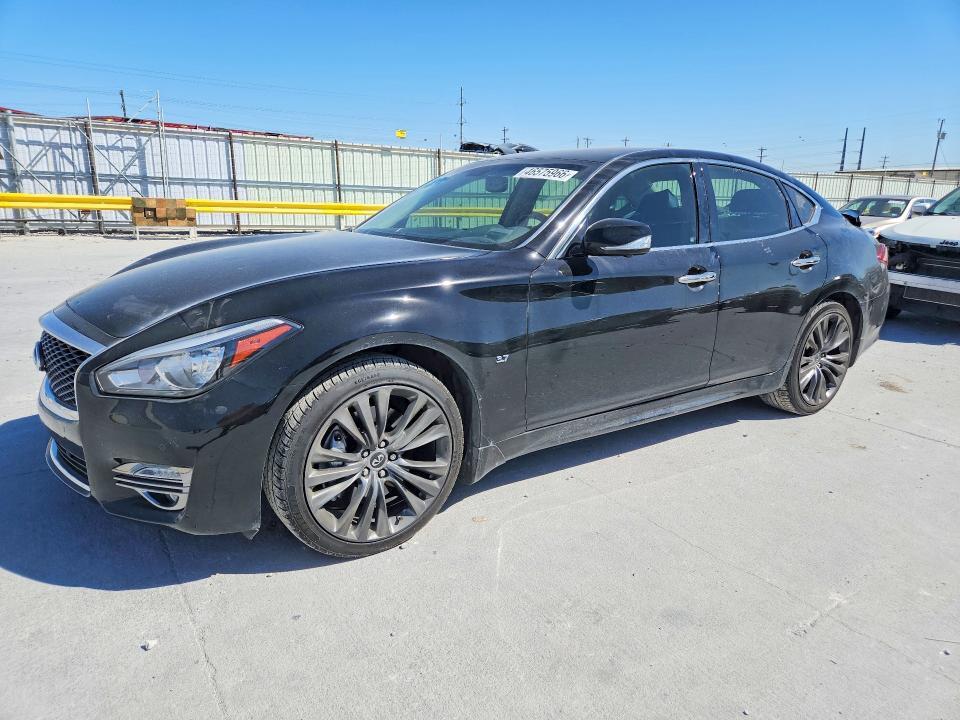 2016 Infiniti Q70 3.7