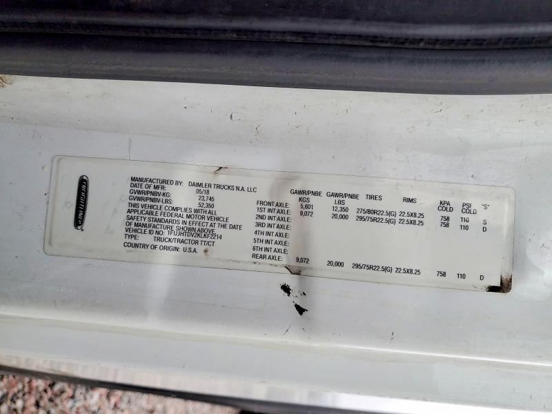 2019 Freightliner Cascadia 1-semi Truck