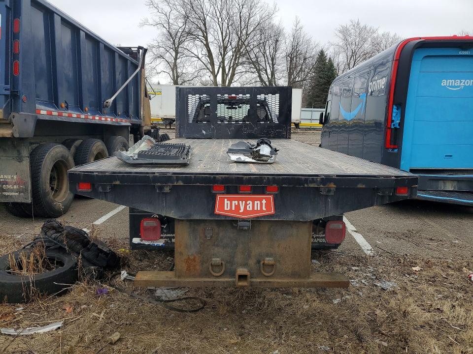 2022 Ford F550 Super Duty Flatbed Truck