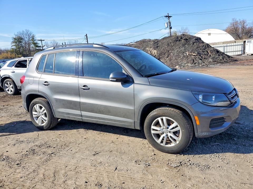 2016 Volkswagen Tiguan s