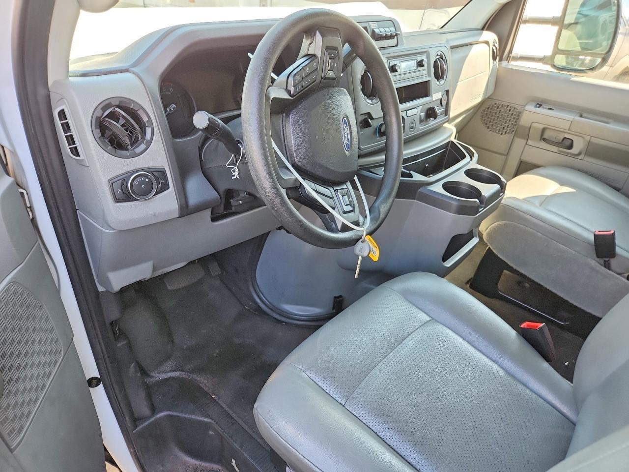 2022 Ford E350 BOX Truck