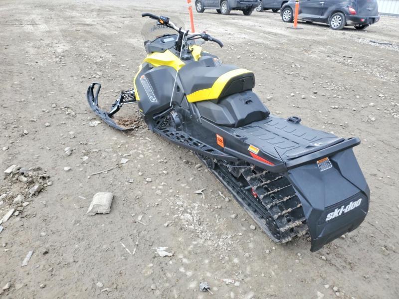 2021 Skidoo Renegade Adrenaline