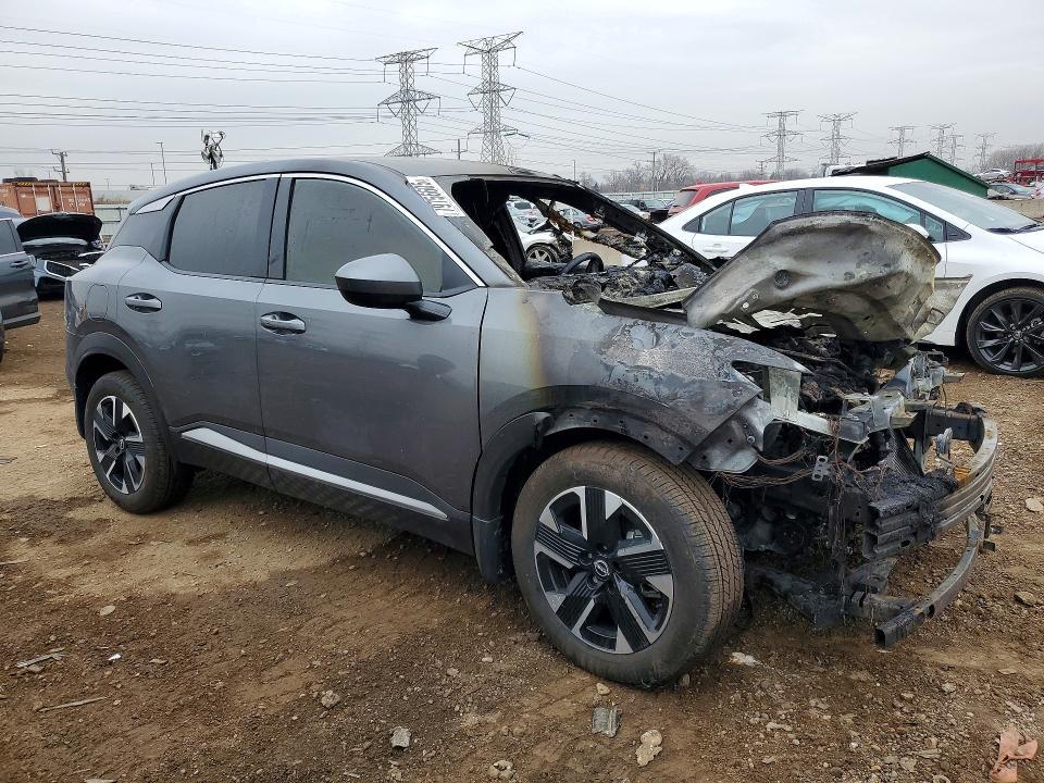 2025 Nissan Kicks sv