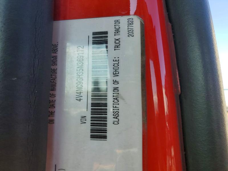 2005 Volvo VNL Semi Truck