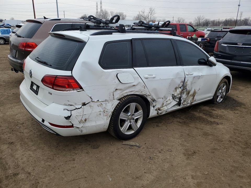 2018 Volkswagen Golf Sportwagen s
