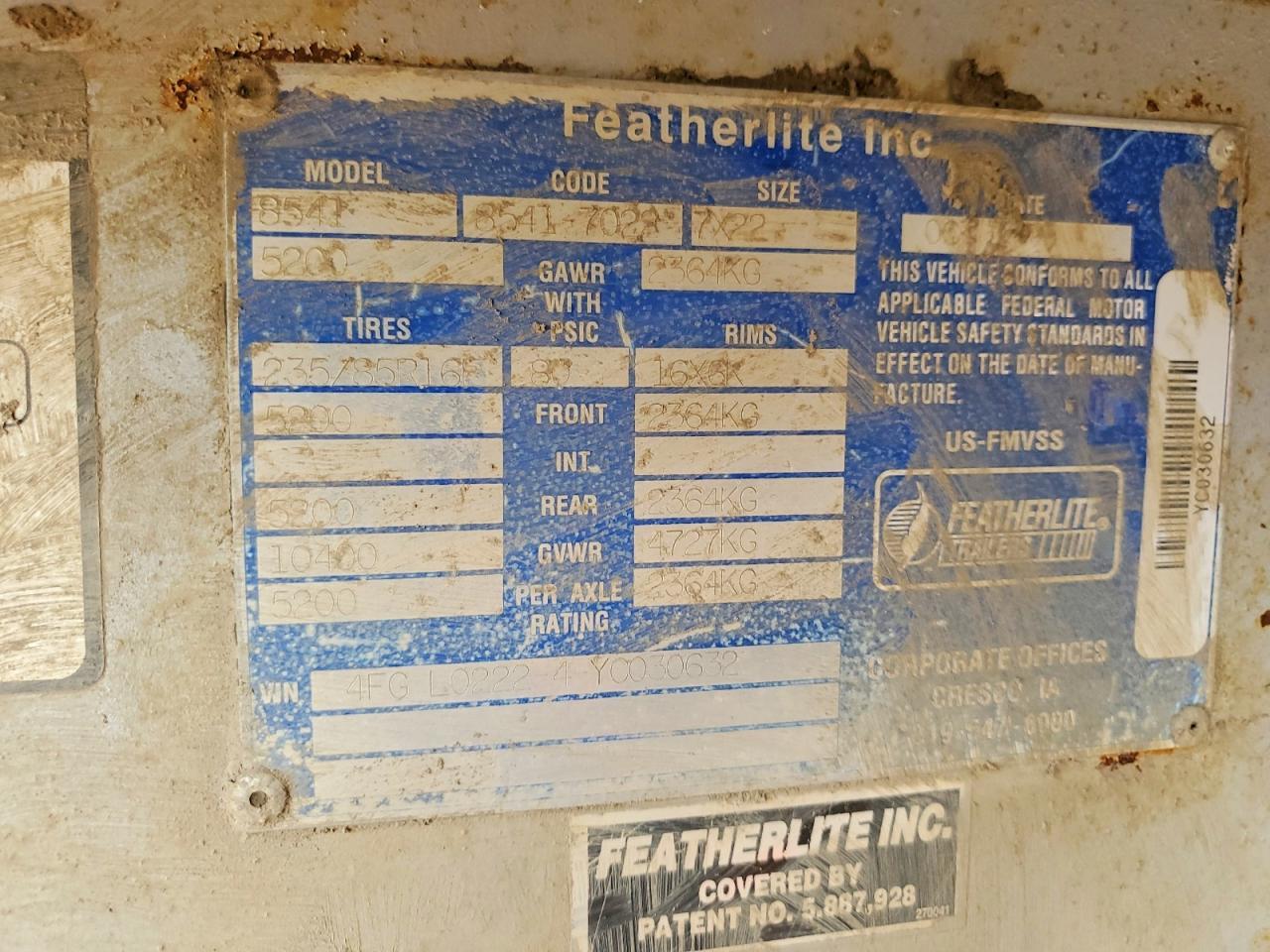 2000 Mobilive 2001 Featherlite Livestock Trailer