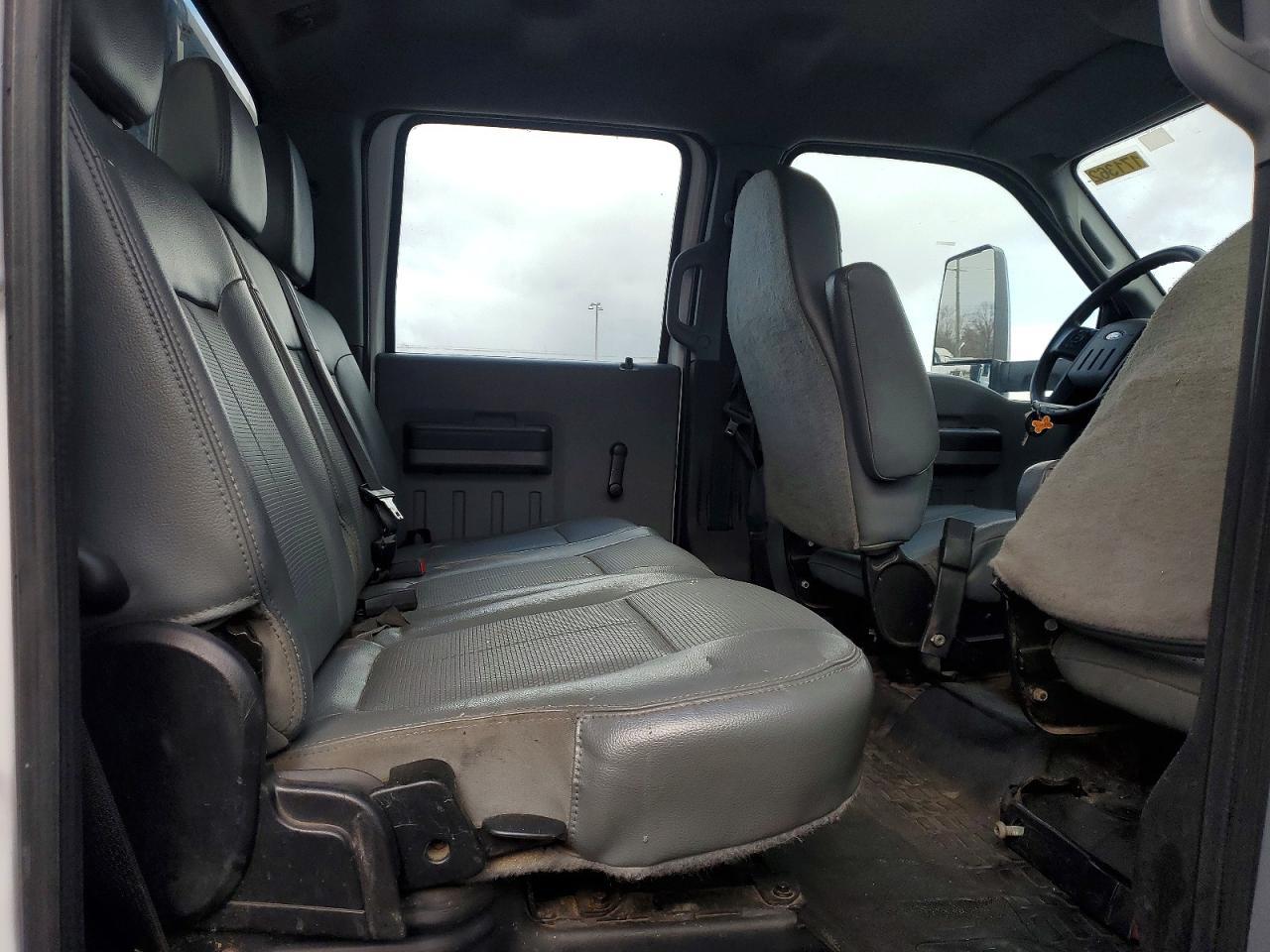 2017 Ford F650 Super Duty Flatbed Truck