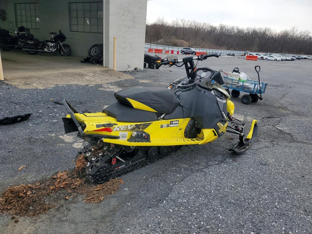 2015 Skidoo Snowmobile