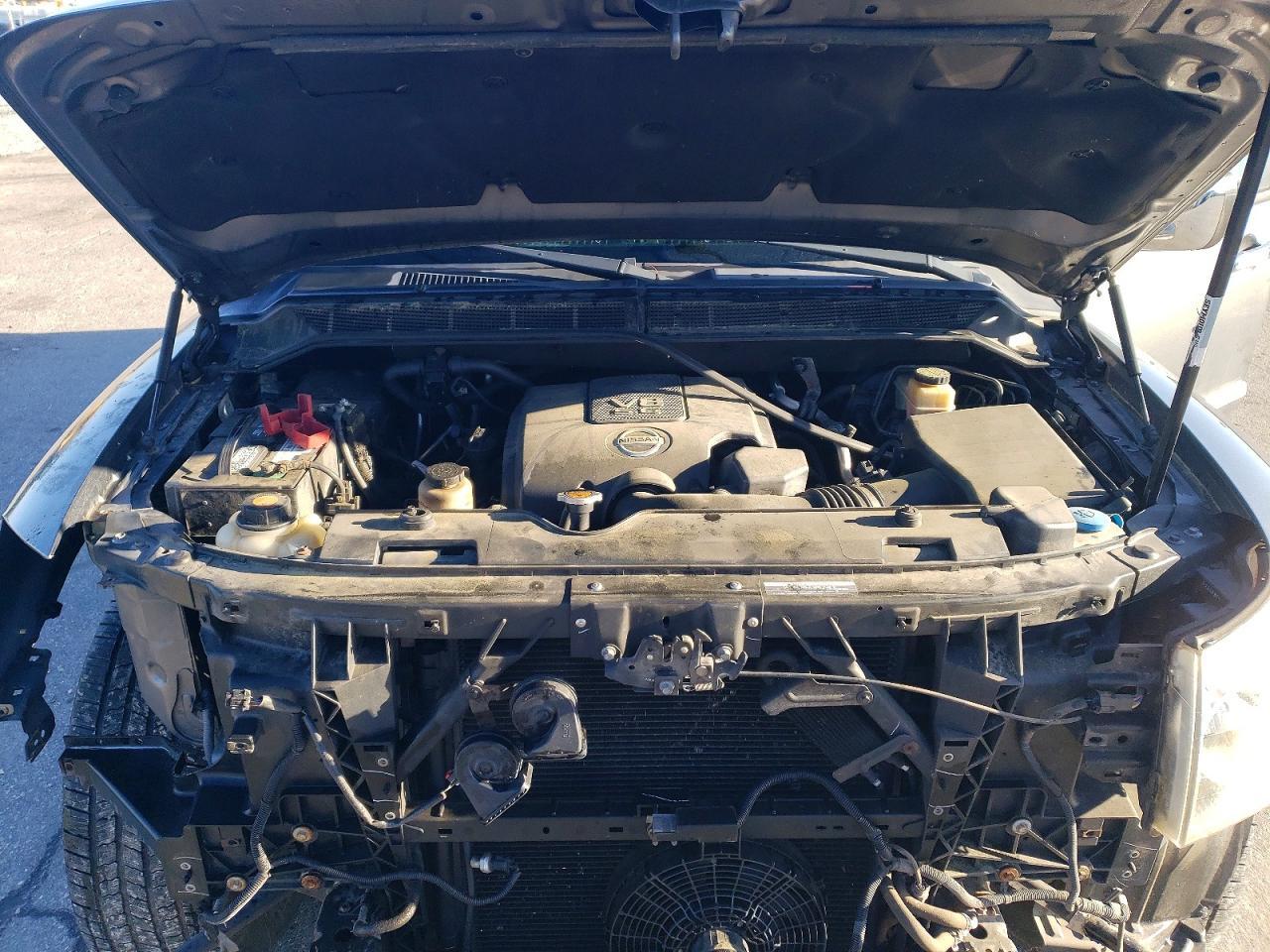 2013 Nissan Armada sv
