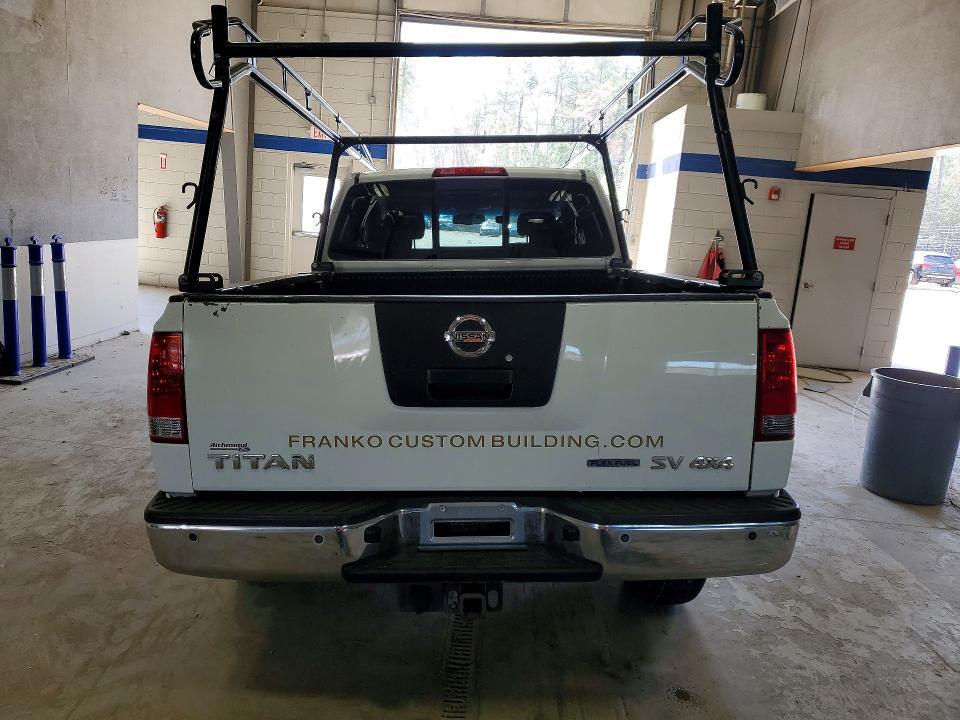 2011 Nissan Titan SV