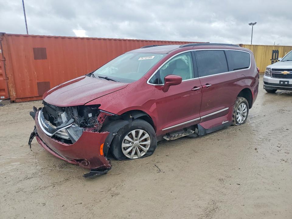 2017 Chrysler Pacifica Touring l