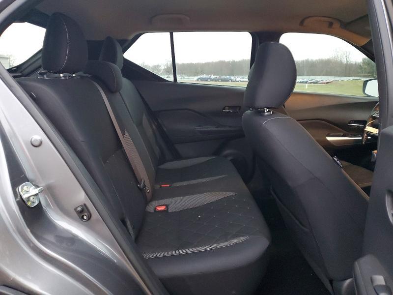 2019 Nissan Kicks sv