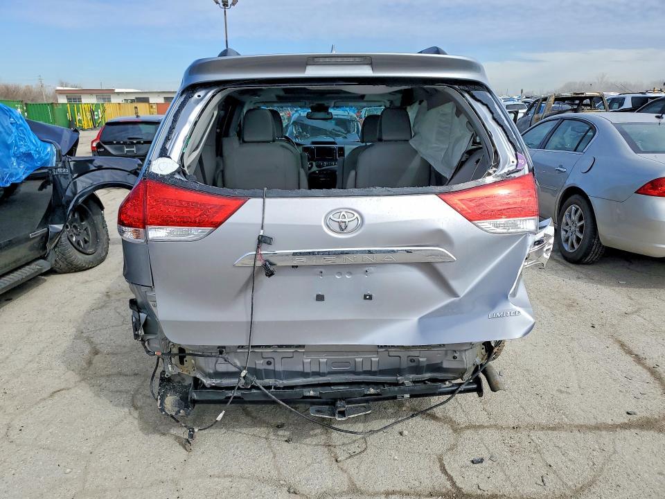 2013 Toyota Sienna Limited 7-passenger