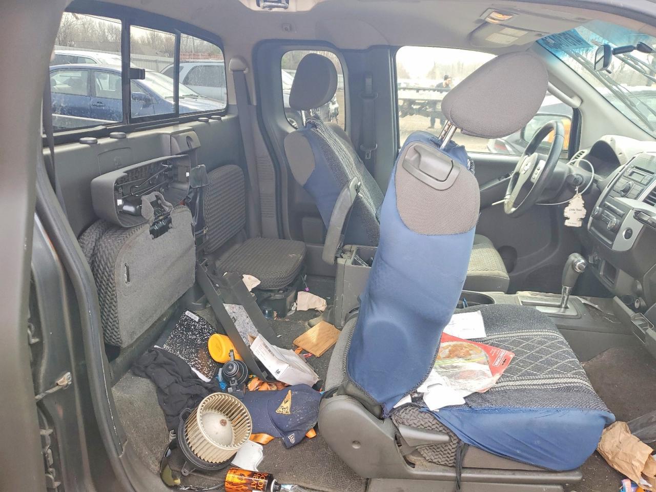 2009 Nissan Frontier SE V6