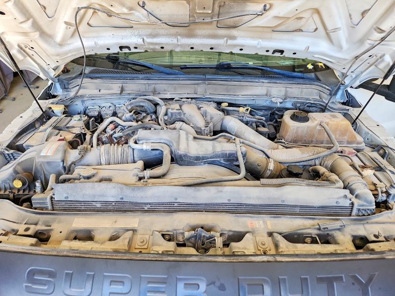 2016 Ford F450 Super Duty Flatbed Truck