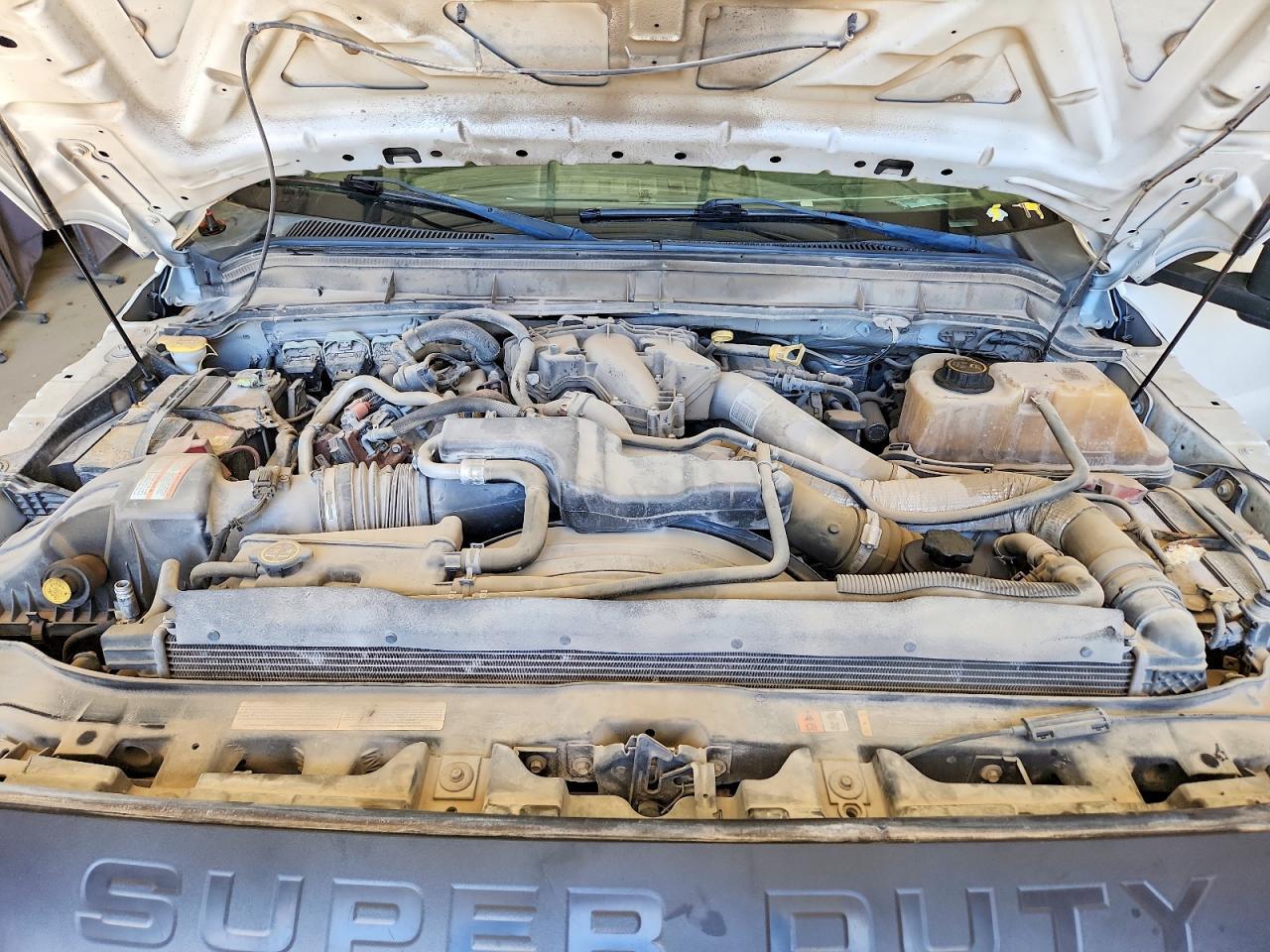 2016 Ford F450 Super Duty Flatbed Truck