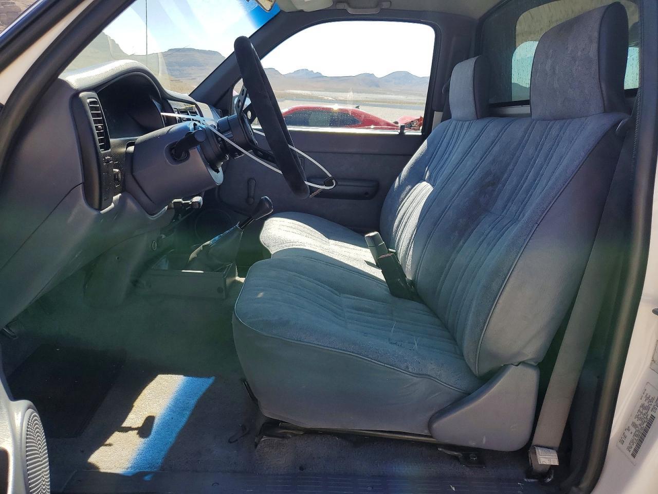 2000 Toyota Tacoma Base