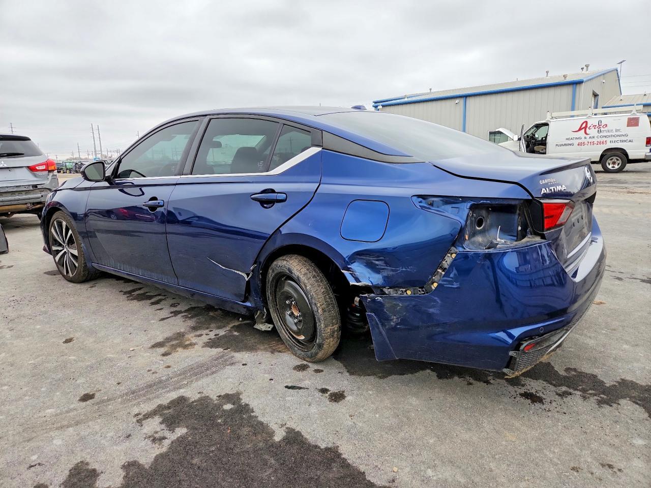 2020 Niss Altima sr