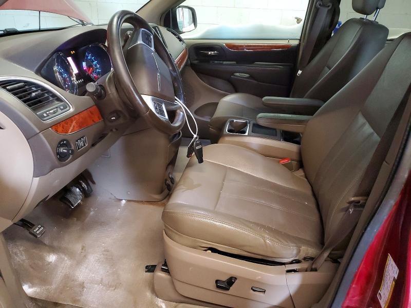 2012 Chrysler Town & Country Touring l